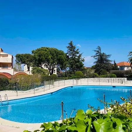 Stunning Sea View Apartment Antibes